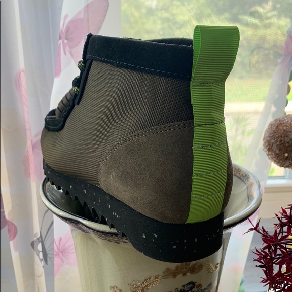 Clarks Chukka Boots Black and Brown with Moc-Toe Design